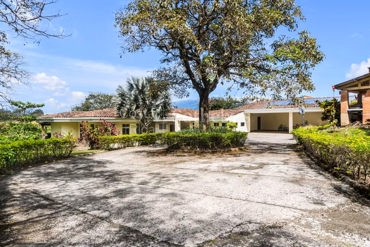 Quinta en Ciruelas Alajuela con 3 propiedades - Imagen 18