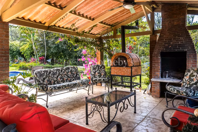 Quinta en Ciruelas Alajuela con 3 propiedades - Imagen 4