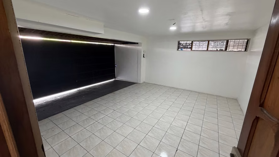 Amplia y Elegante Casa en Alquiler – Zapote, San José (Zona Segura y Silenciosa) - Imagen 7
