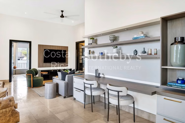 Preciosa Casa en exclusivo Condominio, Santa Ana