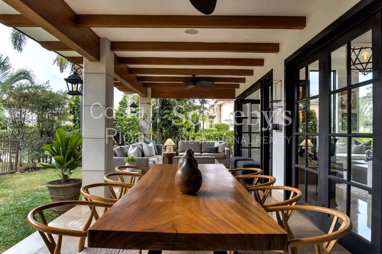 Preciosa Casa en exclusivo Condominio, Santa Ana
