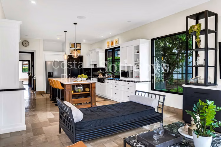 Preciosa Casa en exclusivo Condominio, Santa Ana