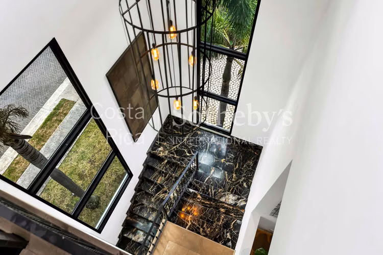 Preciosa Casa en exclusivo Condominio, Santa Ana