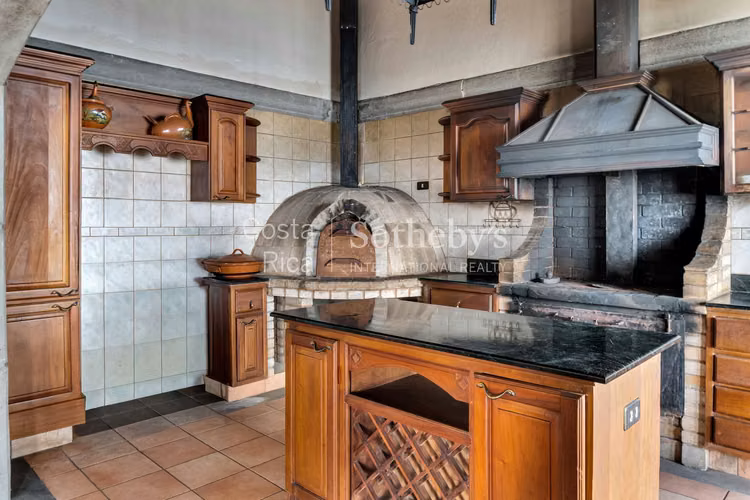 132 Hectáreas junto al Volcán Poás, con Casa y Capilla - Imagen 8