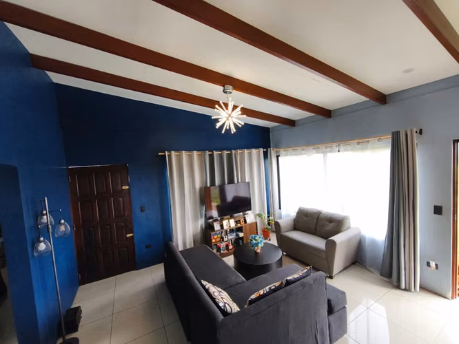 Moderna casa con lindas vistas a las montañas en Naranjo - Imagen 8