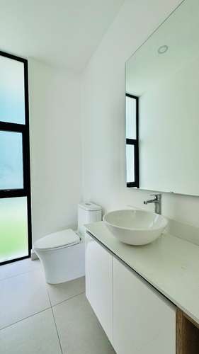 Oportunidad Santa Ana Boulevard 362m2 4 habs + servicio 3 parqueos terraza con vista  - Imagen 12