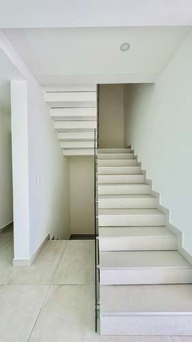 Oportunidad Santa Ana Boulevard 362m2 4 habs + servicio 3 parqueos terraza con vista  - Imagen 7