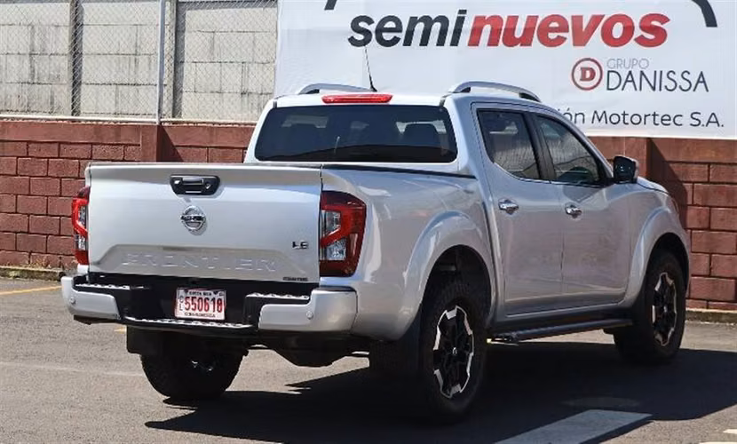 NISSAN FRONTIER 2021 MANUAL DIESEL GRIS