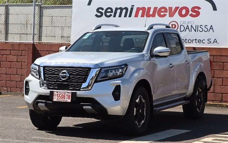 NISSAN FRONTIER 2021 MANUAL DIESEL GRIS
