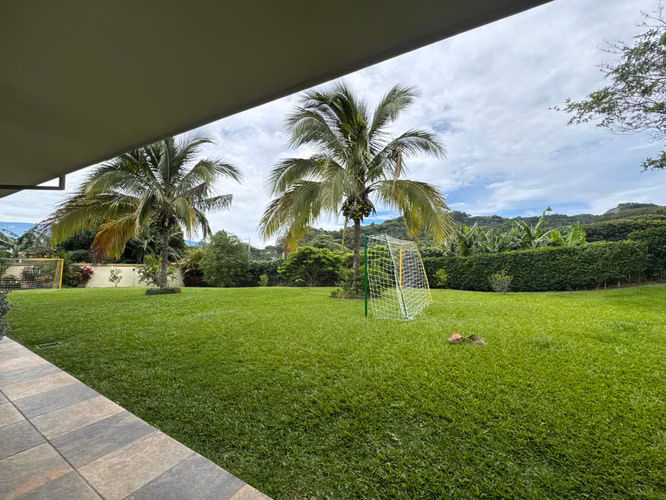 VENTA DE CASA EN UN NIVEL, SANTA ANA. RIO ORO