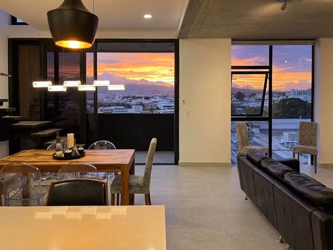 VENTA DE APARTAMENTO AMOBLADO EN ESCAZU VILLAGE PARA INVERSIÓN - Imagen 14
