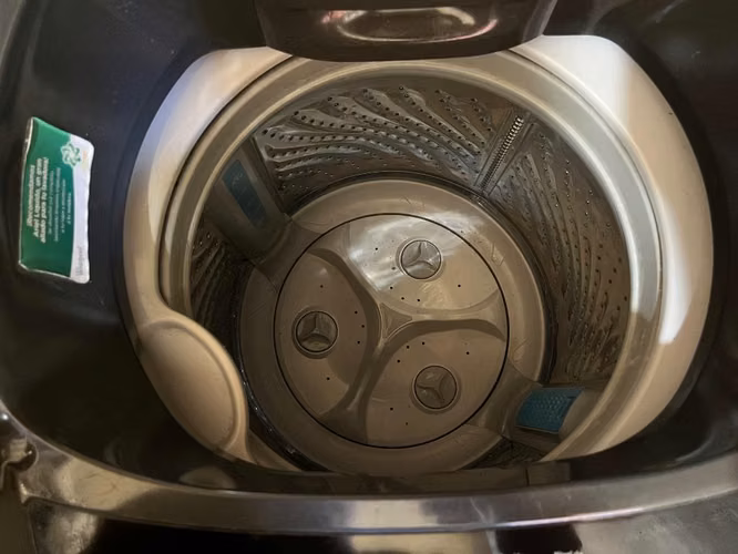  Lavadora Whirlpool Automática 16 kg modelo WWI16ASHLA – Excelente estado 