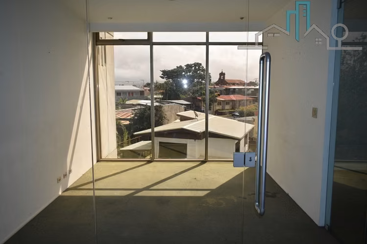 Oficinas en alquiler en San José  | En oficentro ID 258