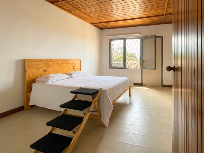 ALQUILER DE AMPLIA PROPIEDAD EN SABANA OESTE | IDEAL PARA OFICINAS O RESIDENCIA - Imagen 11