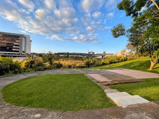 ALQUILER DE AMPLIA PROPIEDAD EN SABANA OESTE | IDEAL PARA OFICINAS O RESIDENCIA - Imagen 15