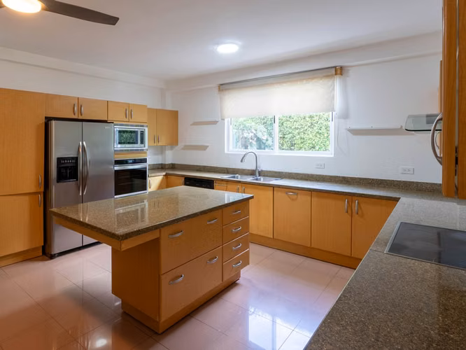 VENTA DE CASA EN VALLE DEL SOL - Imagen 3