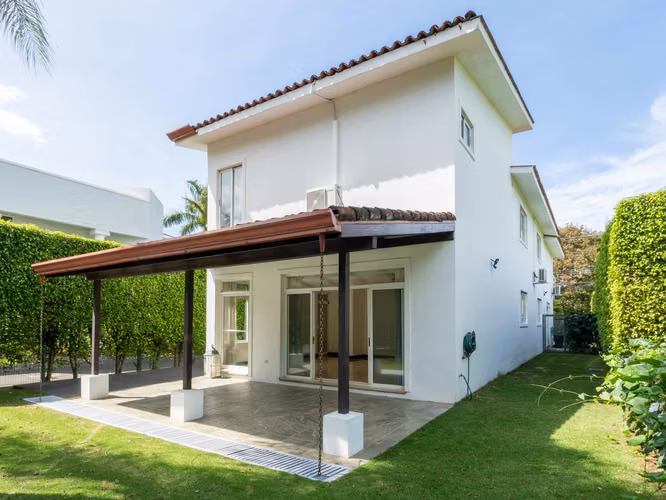 VENTA DE CASA EN VALLE DEL SOL - Imagen 10