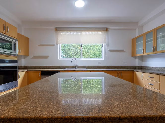 VENTA DE CASA EN VALLE DEL SOL - Imagen 4