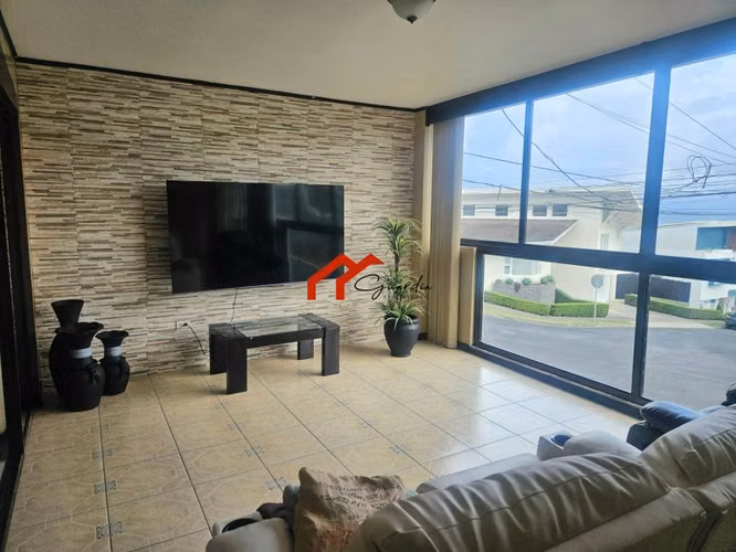 Venta de Casa en Condominio Monte Alto, El Carmen, Cartago