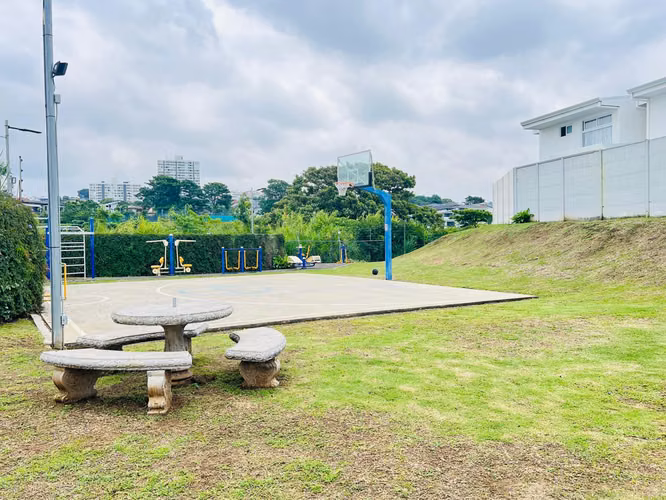 Venta de Casa con la cuota condominal accesible en Heredia