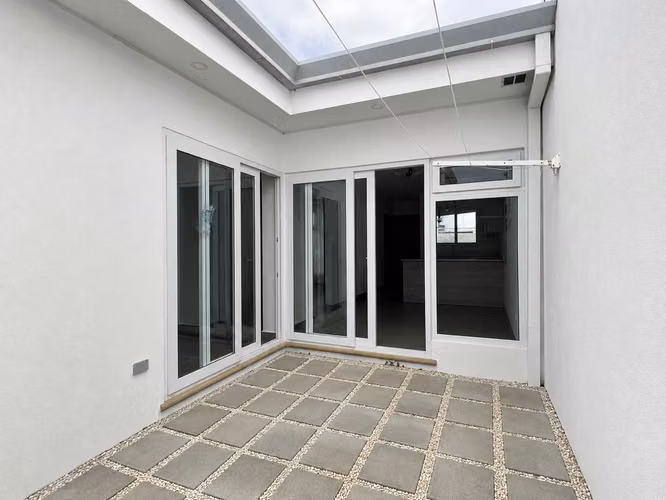 Venta de Casa con la cuota condominal accesible en Heredia