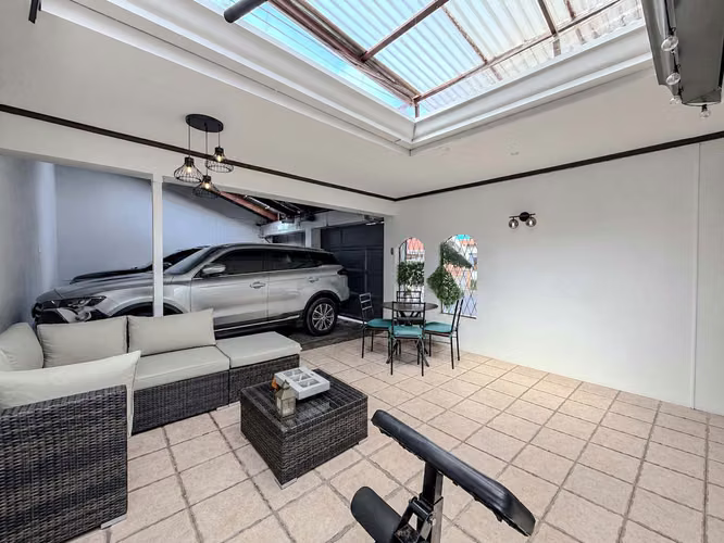 Venta de casa Esquinera Con Amplio Jardín - Imagen 19