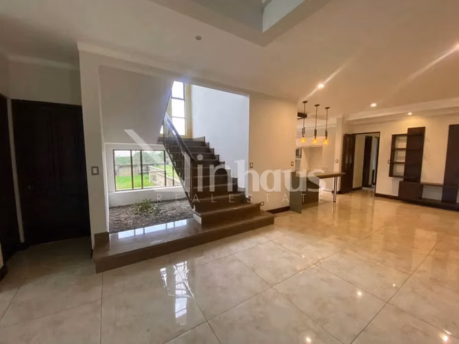 Casa de Lujo en Alquiler, Colinas de Montealegre 42860