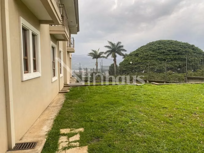 Casa de Lujo en Alquiler, Colinas de Montealegre 42860