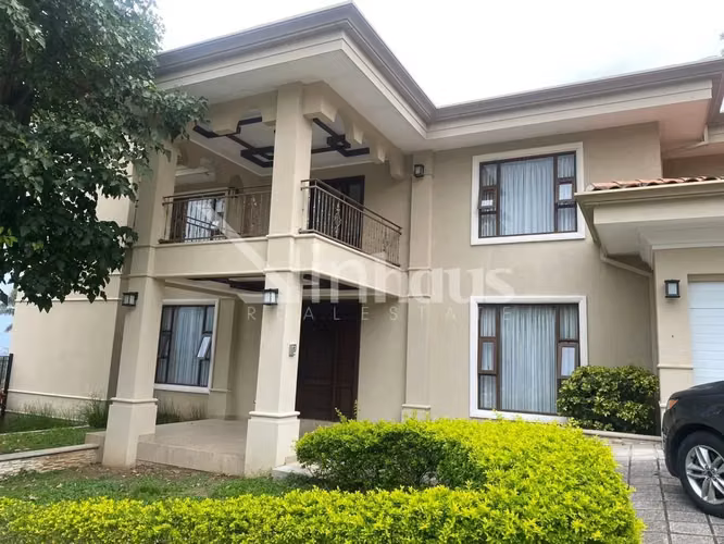 Casa de Lujo en Alquiler, Colinas de Montealegre 42860