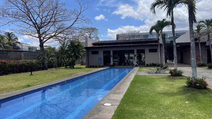 Vendo o alquilo exclusiva residencia en Cerro Alto, Guachipelin Escazu
