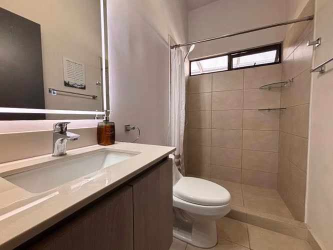 Venta de casa de una planta en condominio, Lindora, Santa Ana - Imagen 5