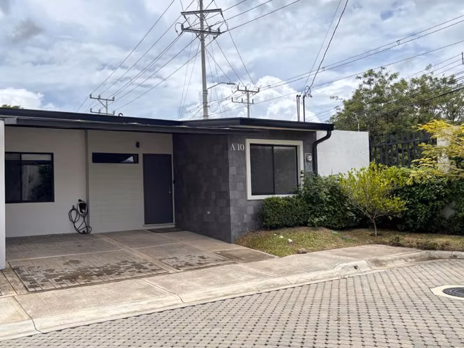 Venta de casa de una planta en condominio, Lindora, Santa Ana - Imagen 6