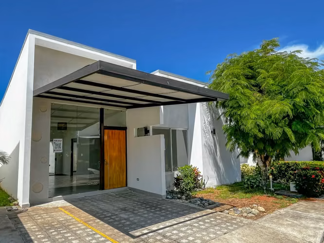 Villa en la playa en Jacó