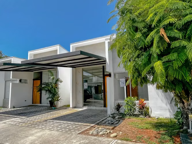 Villa en la playa en Jacó