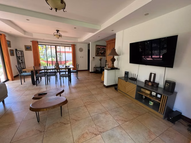 Exclusiva Oportunidad en Escazú | Adquiera una Residencia o las 3 juntas - Imagen 10