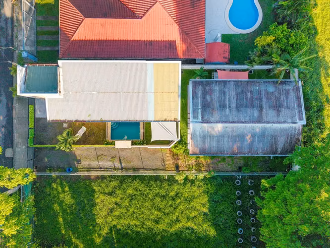 Villa de Inversión: 2 Casas + Piscina | Cerca de Playa Blanca, Jacó - Imagen 4