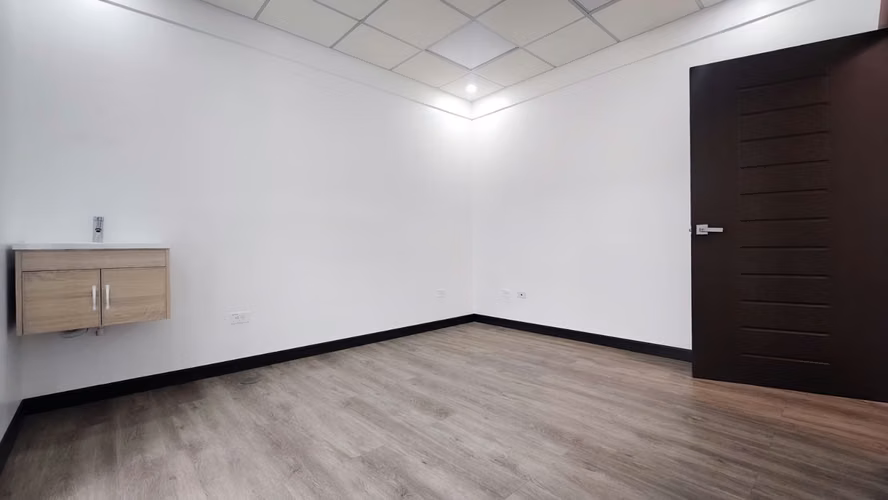 Clínica Médica o Centro Estético en Alquiler | 7 Consultorios | Excelente Ubicación en Tres Ríos - Imagen 13