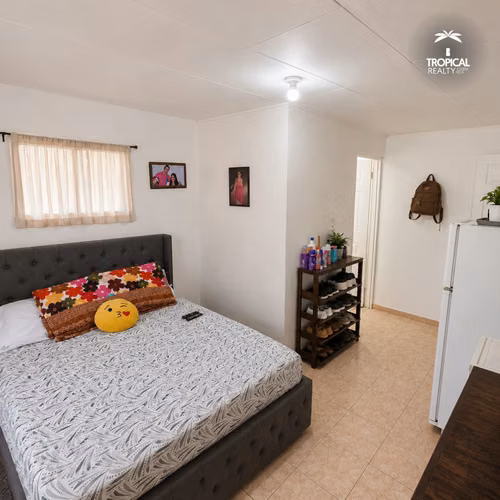 Casa con Vista Panorámica y Amplio Terreno en Ciudad Colón - Imagen 10
