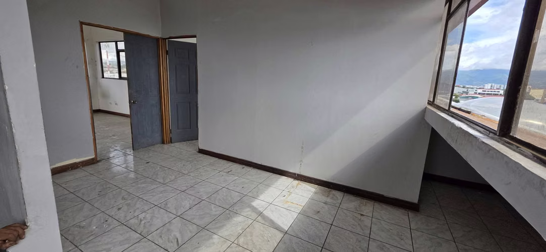 SE VENDE EDIFICIO EN TIBAS CENTRO  PARA REMODELAR 4 PLANTAS