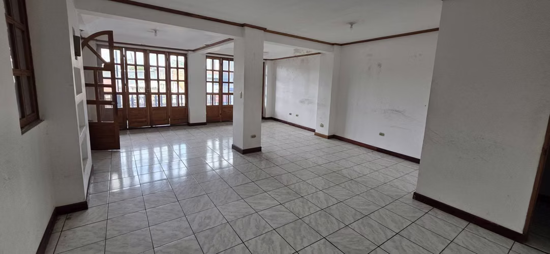 SE VENDE EDIFICIO EN TIBAS CENTRO  PARA REMODELAR 4 PLANTAS