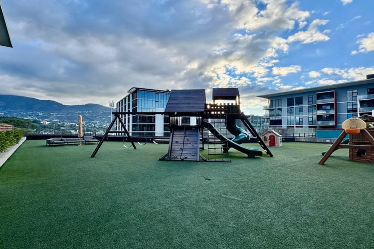 ¡Ganga! Lujoso apartamento con Gran Terraza en Escazú Village - Imagen 17