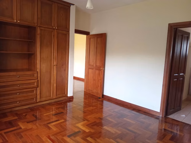 CASA EN ESCAZÚ - JABONCILLOS - Imagen 8