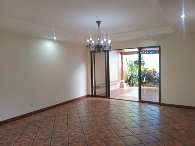 CASA EN ESCAZÚ - JABONCILLOS - Imagen 19