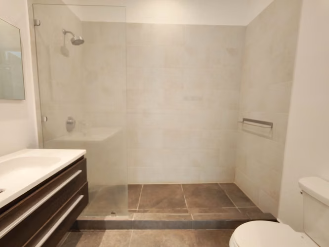 Ganga! Apartamento con línea blanca en Guachipelín de Escazú. - Imagen 11