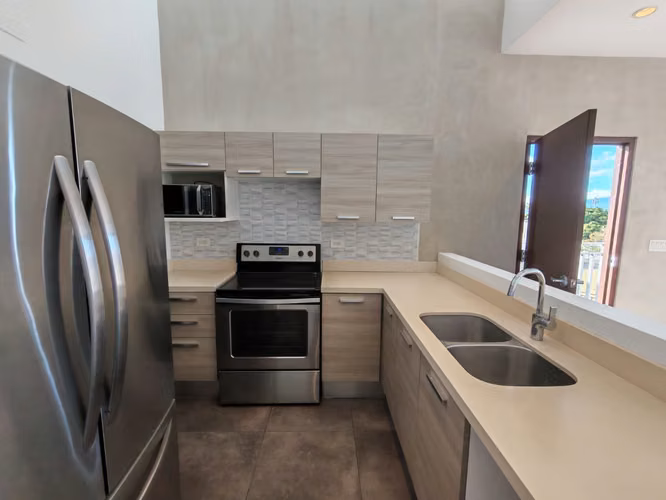 Ganga! Apartamento con línea blanca en Guachipelín de Escazú. - Imagen 4