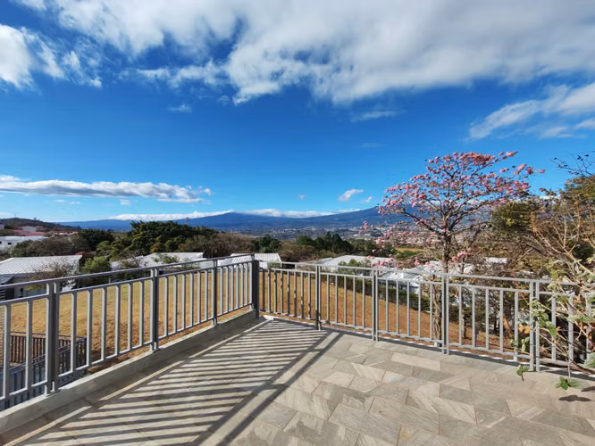 Ganga! Apartamento con línea blanca en Guachipelín de Escazú. - Imagen 3