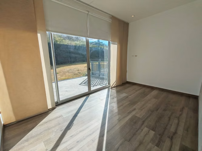 Ganga! Apartamento con línea blanca en Guachipelín de Escazú. - Imagen 8