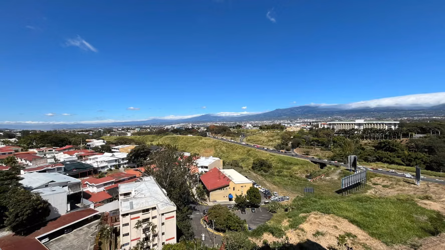 SE Alquila. La Sabana. Linda vista y cada habitacion con su baño. - Imagen 12