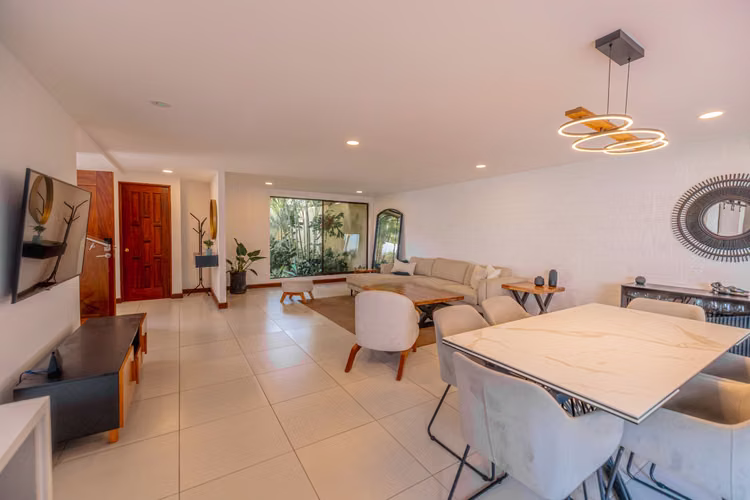 Venta casa en Condominio Pinares de Curridabat
