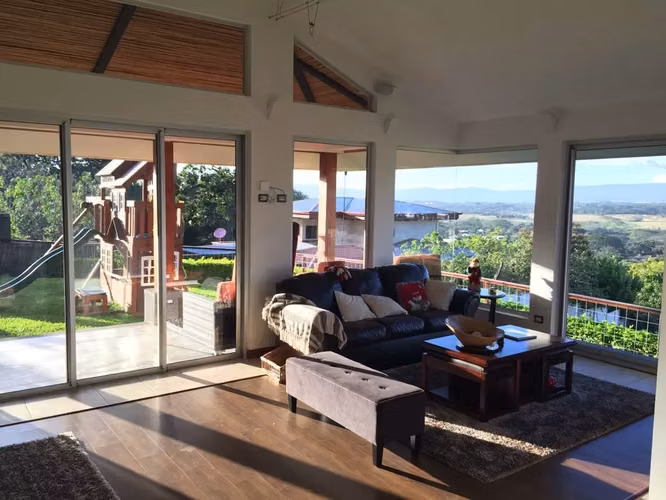 Bella propiedad en Condominio, Brasil de Mora, San José - Imagen 3